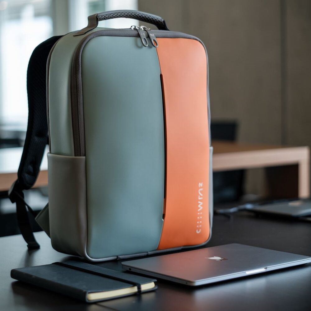 nowoczesny plecak z kieszenią na laptopa