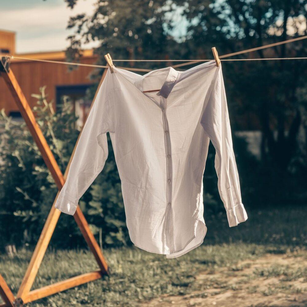 świeżo wyprane koszule